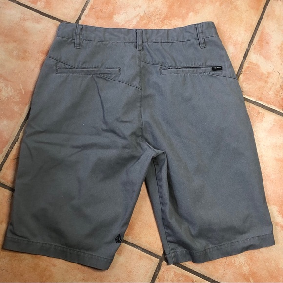 Volcom Men’s Gray Shorts - Picture 2 of 4
